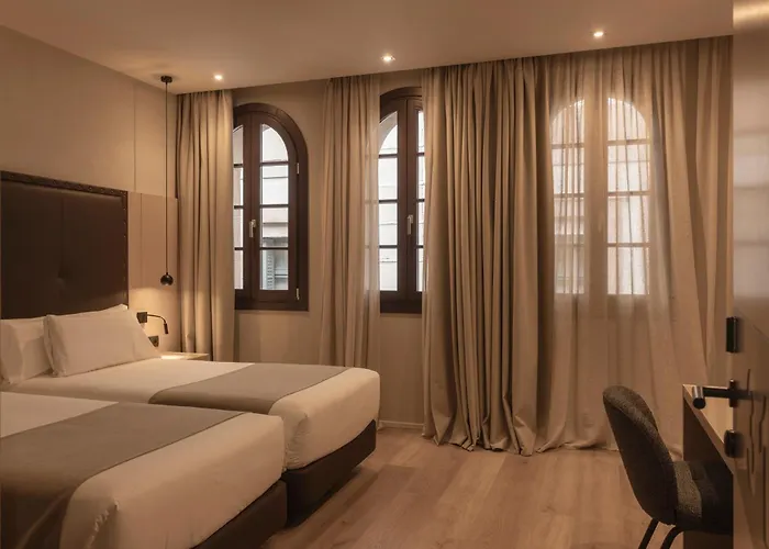 Gran Hotel Barcino 4 Estrellas Superior